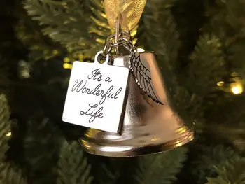 Tai puiki Gyvenimo Įkvėptas Kalėdų Angelas Bell Ornamentu, su Angelo Sparnu Žavesio. Ateina su 2 Keičiamais Juostelės. Nuotrauka 2