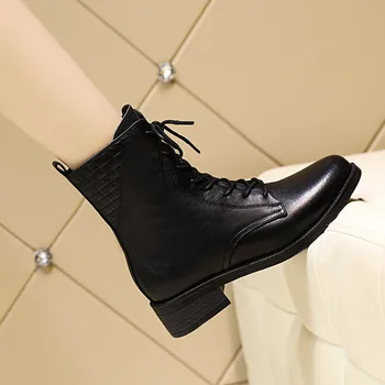 Žiemos Europos stiliaus storas kulnas trumpas nurodė aukšti kulniukai Martin moterų juoda kulno batai 2021 Zapatos De Mujer